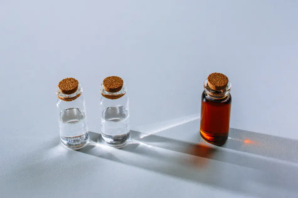Eugenyl Acetate for Flavor & Food
